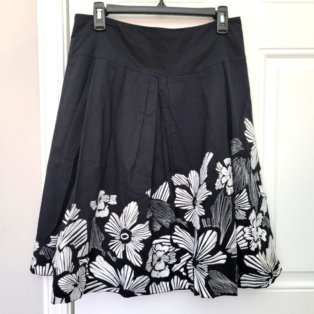 Peter Nygard 100% Cotton Black And White Floral A Line Lined Skirt Size 10